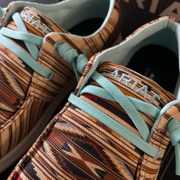 Ariat Women’s Santa Fe Hilo Chimayo Shoes *New without tags* - Picture 3 of 7